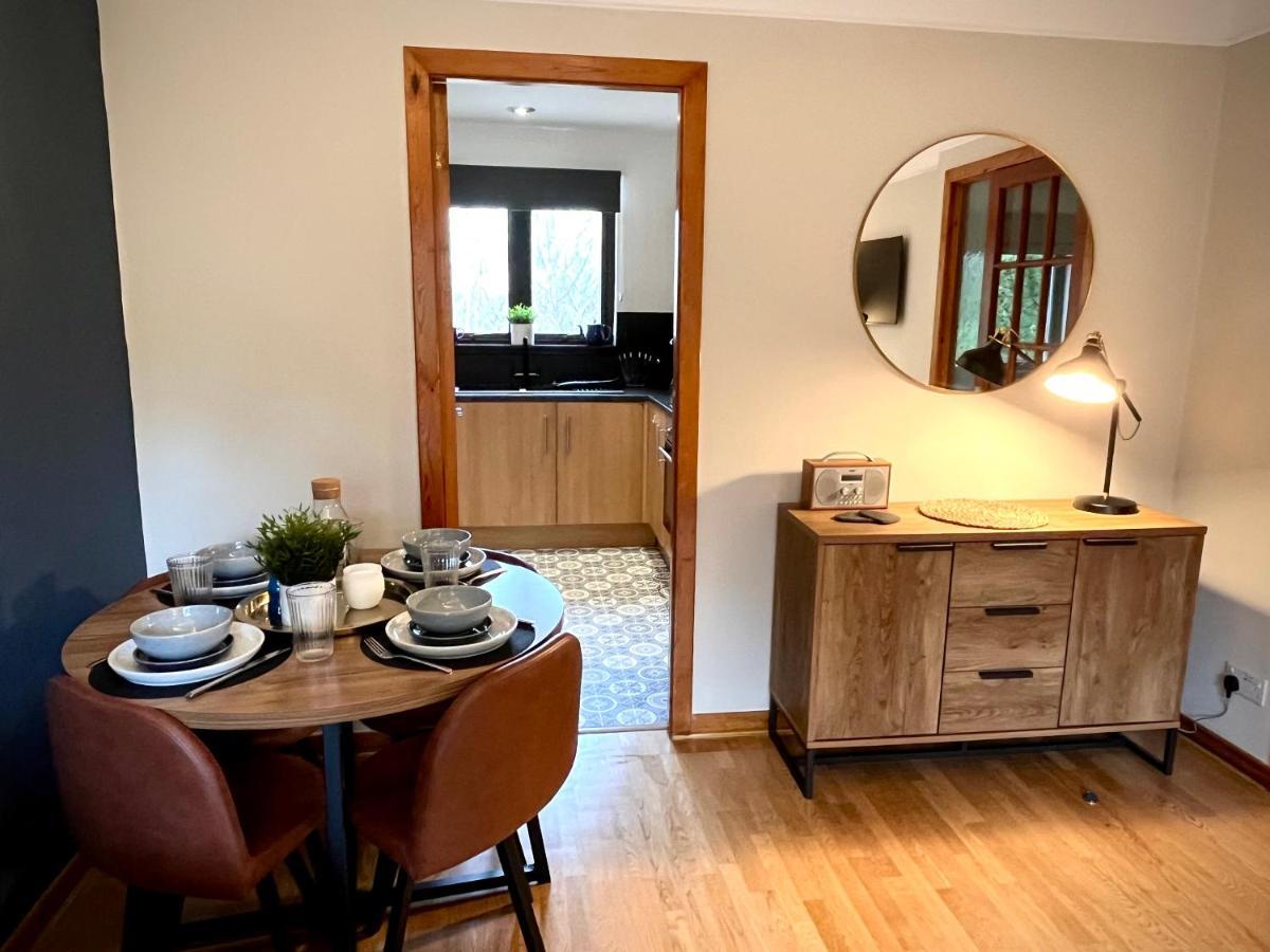 Comfortable, Modern Apartment With Parking. Inverness. Exterior photo