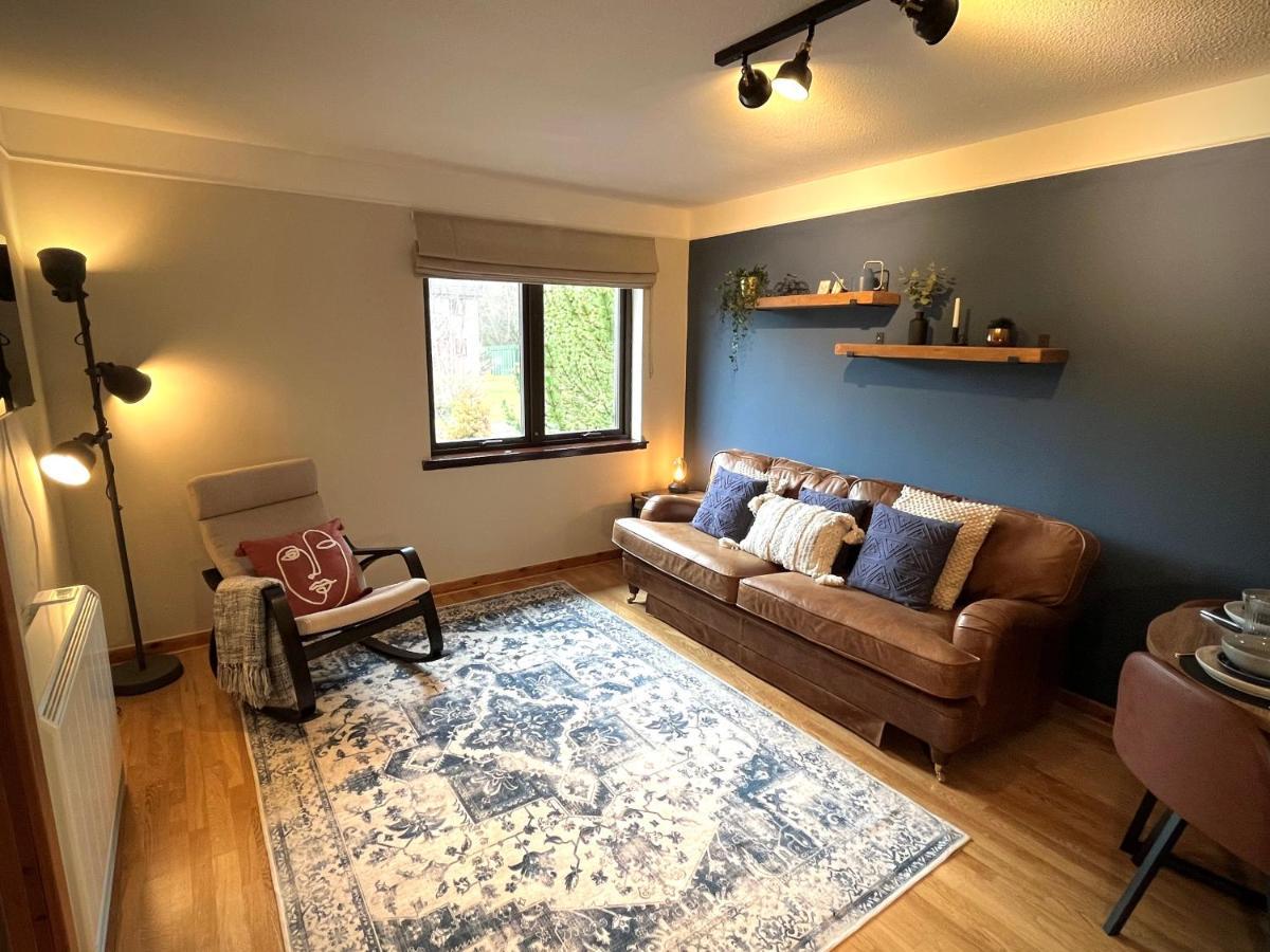 Comfortable, Modern Apartment With Parking. Inverness. Exterior photo